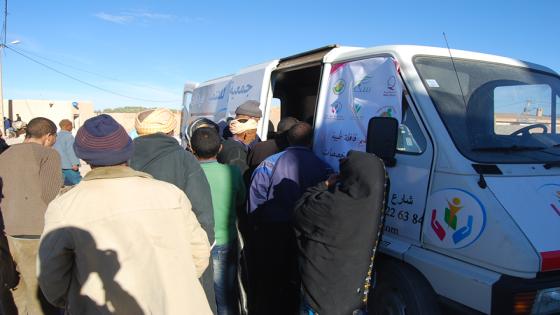 توزيع نظارة طبية على المحتاجين .